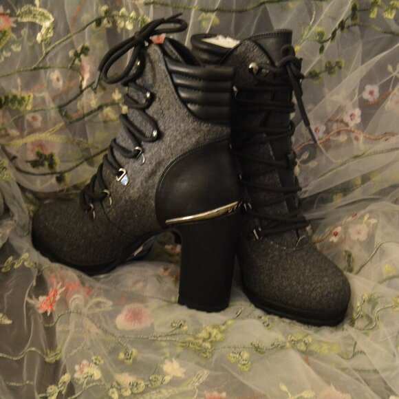 DKNY Women Lenni Lace Up Combat Bootie - Picture 4 of 10